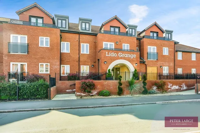 Sandy Lane, Prestatyn, Denbighshire, LL19 7AX, photo 1