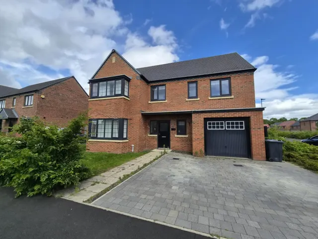 Whitehouse Drive, Killingworth, NE12, photo 1