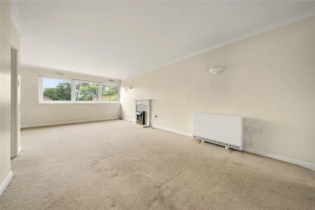 Photo 2 — Highpoint, Heath Road, Weybridge, Surrey, KT13