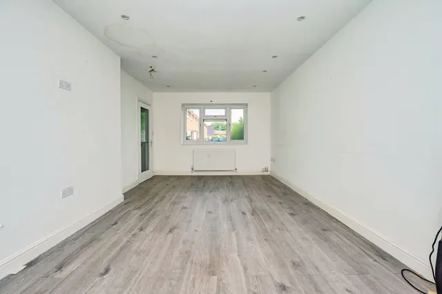 Wycliffe Close, Luton, LU3, photo 2