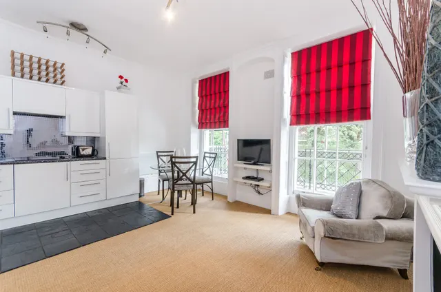 Photo 2 — 12b Claremont Square, London