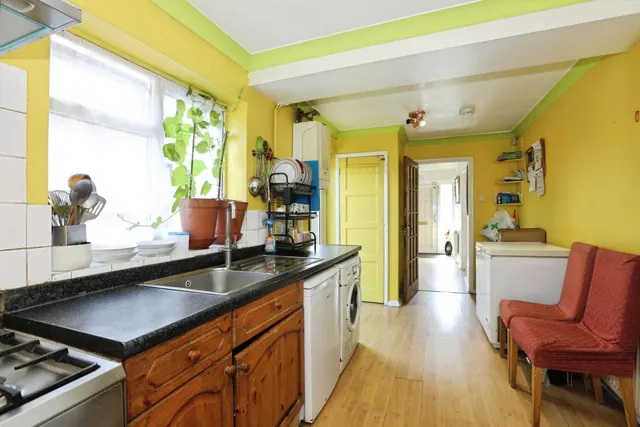Grove Road, Burgess Hill, RH15, photo 2