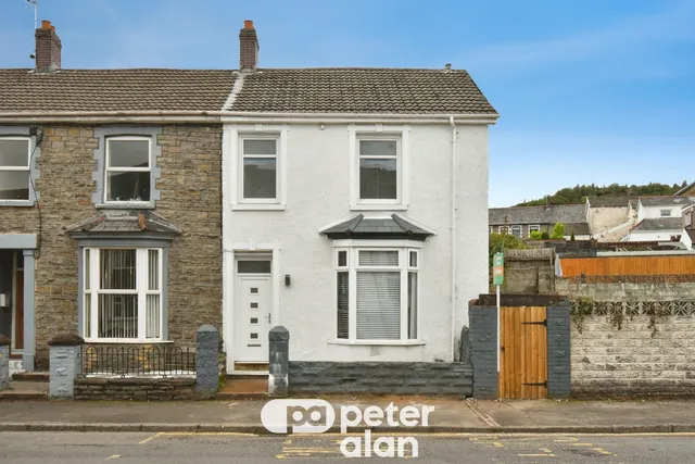 Clifton Crescent, Aberdare, CF44, photo 1