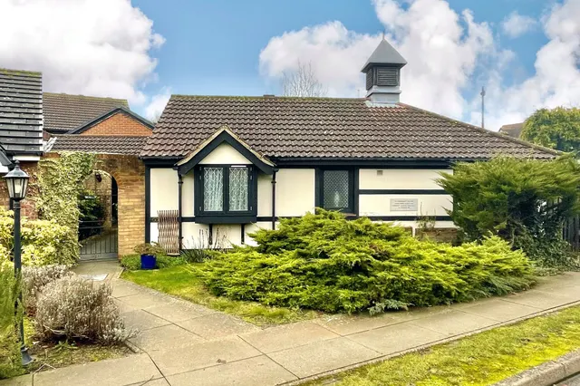 Orchard Lea, High Wych, CM21, photo 1