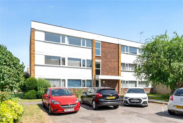Hazelbank Court, Chertsey, Surrey, KT16, photo 1