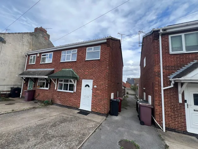 Albert Street, DE55, photo 1