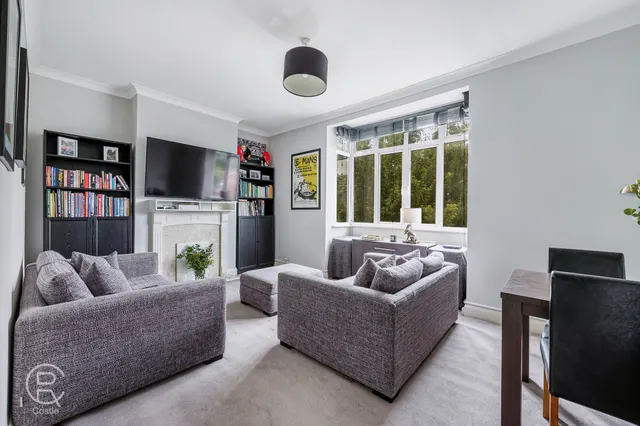 Photo 2 — Greenford Avenue, London, W7 1LL