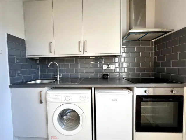 Epsom Road, Guildford, GU1, photo 3