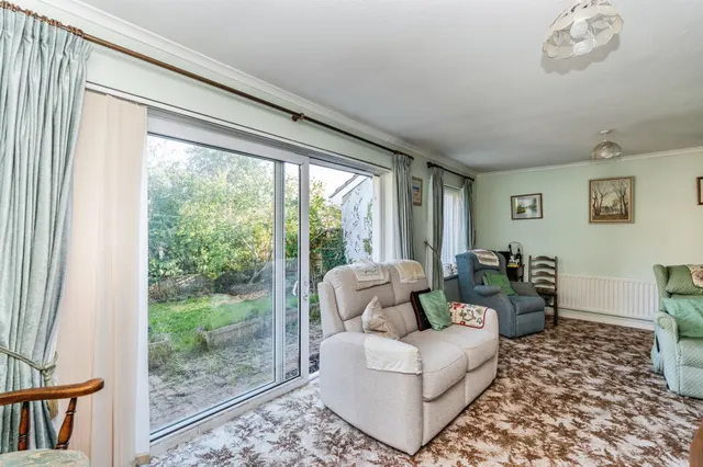 Photo 3 — Lansdowne Gardens, Romsey