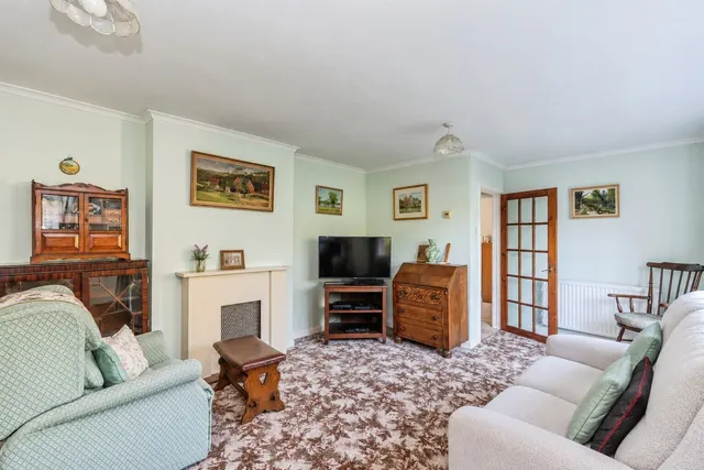 Photo 2 — Lansdowne Gardens, Romsey