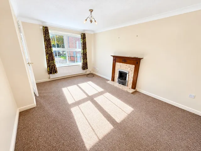 Baker Crescent, Doddington Park, LN6, photo 2