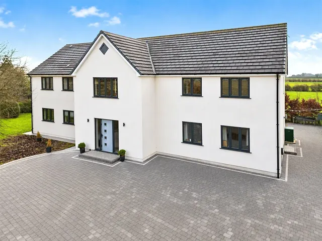 Kingston Road, Slimbridge, GL2, photo 1