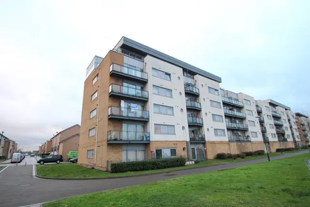Hill House, London, Greater London, SE28, photo 1
