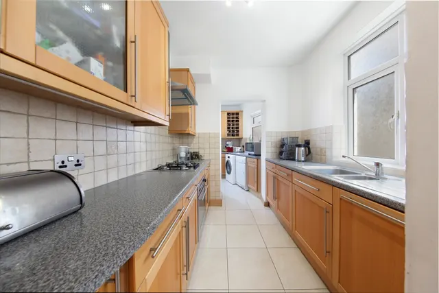Hall Lane, London, NW4, photo 2