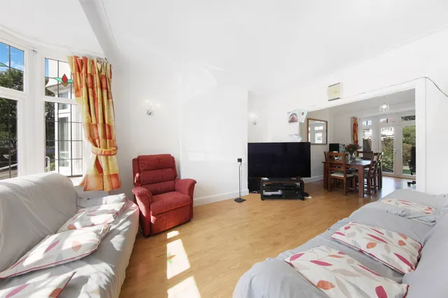 Hall Lane, London, NW4, photo 3