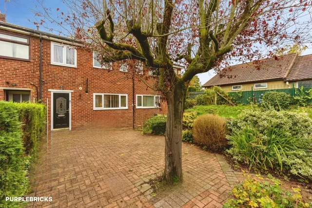 Ashdale Close, South Reddish, SK5, photo 1
