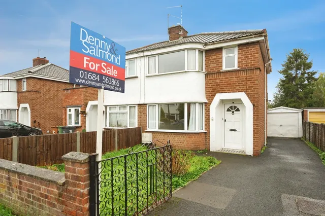 Winchester Avenue, St Johns, WR2, photo 1