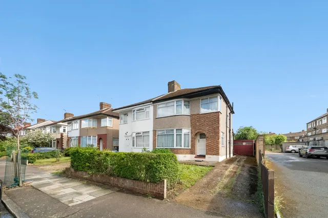The Heights, Northolt, photo 1