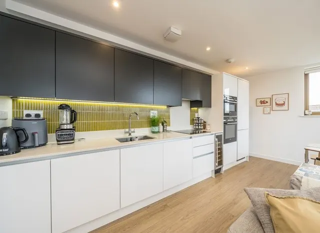 Streatham Road, Streatham, CR4, photo 2