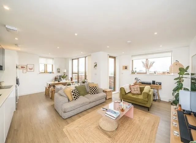 Streatham Road, Streatham, CR4, photo 1