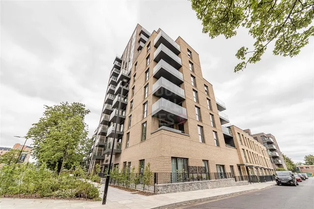 Coster Avenue, London, photo 1