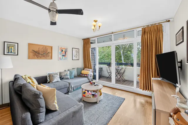 Victoria Drive, London, SW19, photo 1