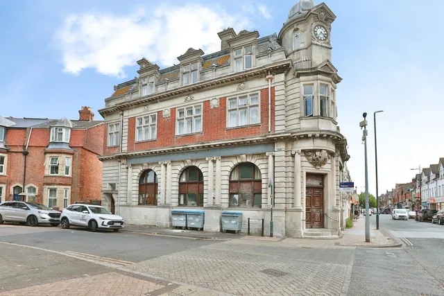 2 bedroom flat, Christchurch Road, Bournemouth, BH1