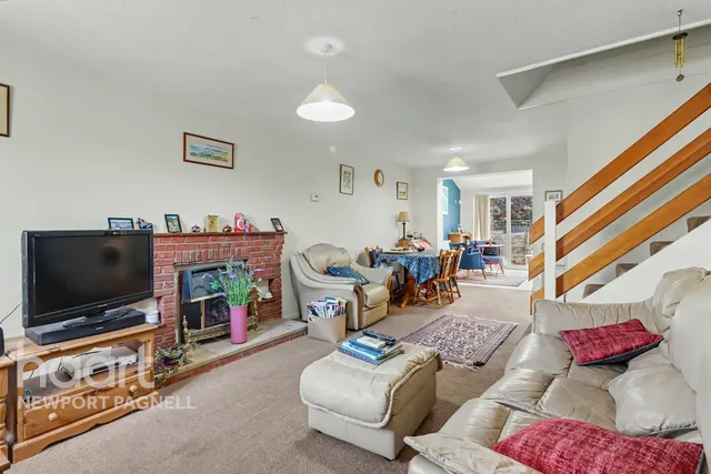 Petersham Close, Newport Pagnell, MK16, photo 3