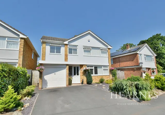 Wollaton Road, BH22, photo 1