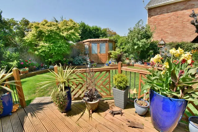Wollaton Road, BH22, photo 3