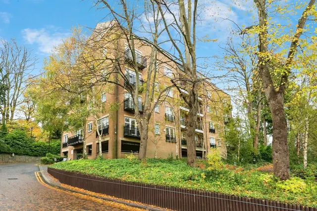 Caversham Place, Sutton Coldfield, photo 1