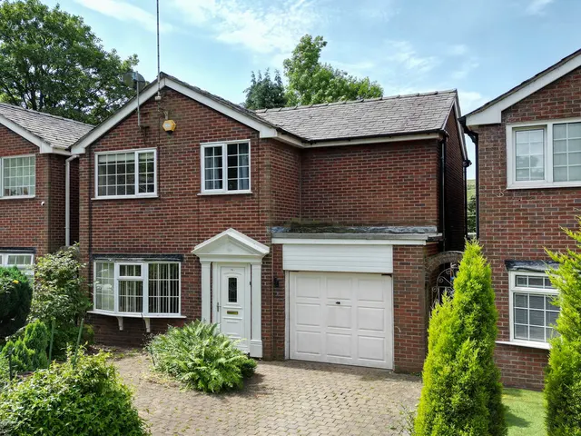 Bentgate Close Newhey, Rochdale OL16 4NB, photo 1