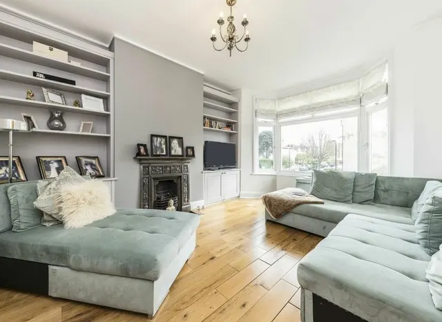 Photo 2 — Kerrison Road, Ealing, W5