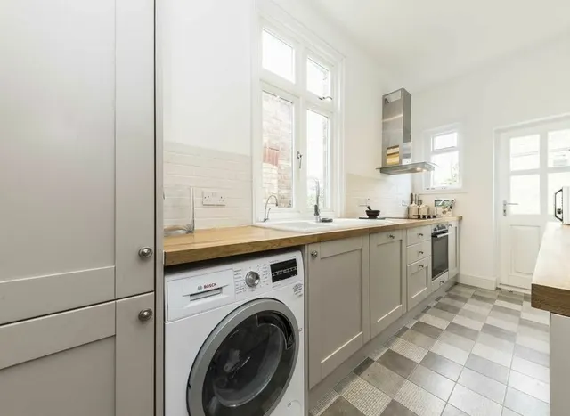 Photo 3 — Kerrison Road, Ealing, W5