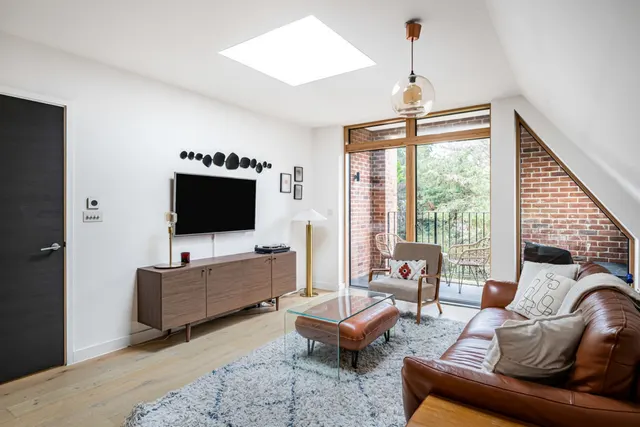 Croham Valley Road, South Croydon, CR2, photo 3