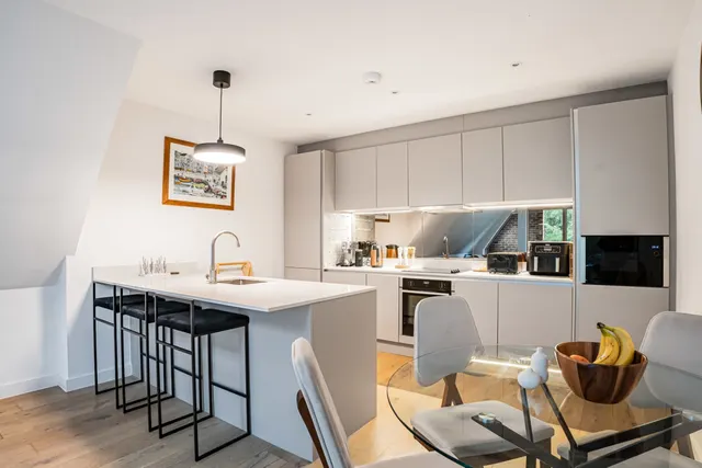 Croham Valley Road, South Croydon, CR2, photo 1