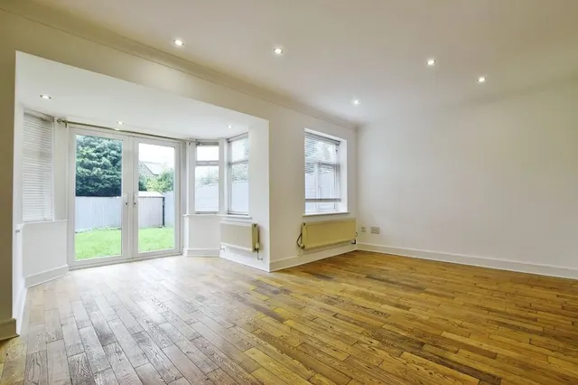 Ashdown Close, Cheadle Hulme, SK8, photo 2