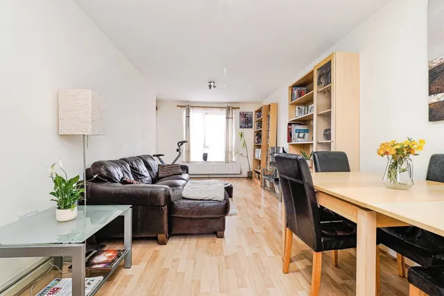 Photo 3 — Stratford Road, LONDON, London, E13