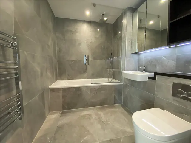 Portal Way, London, W3, photo 1