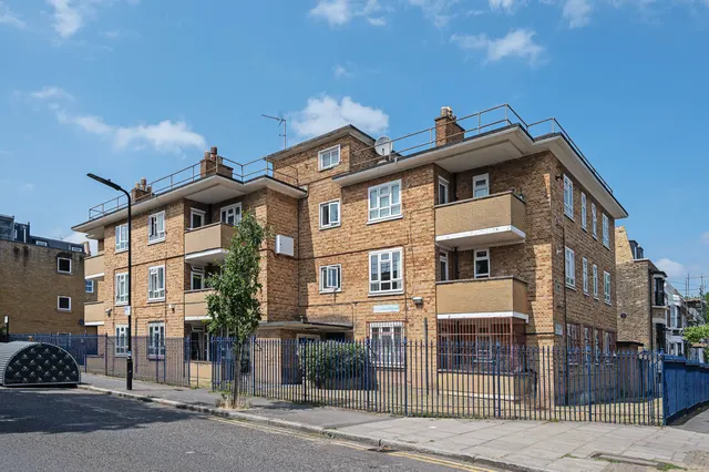 133a Elderfield Road, London, photo 1