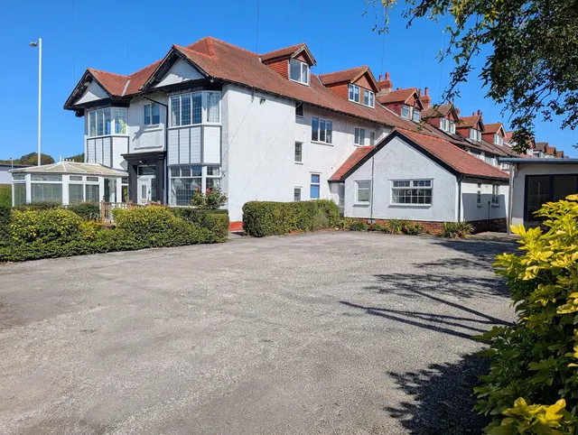 9 bedroom property — Osmaston Road, Prenton, CH42 8PY