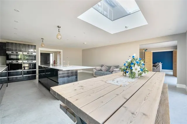 Woodland Crescent, Bracknell, RG42, photo 3