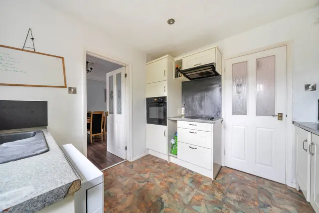 Photo 3 — Ramillies Close, Kempston
