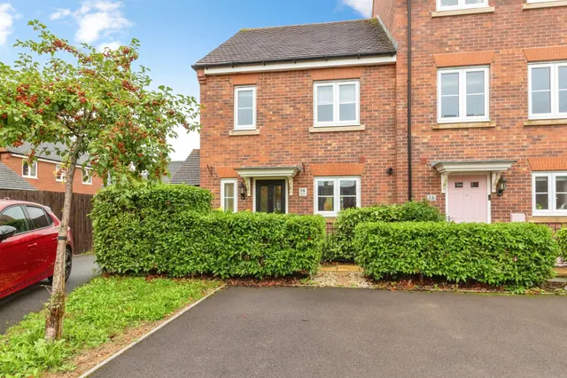 Holden Park, Stafford, ST18, photo 1