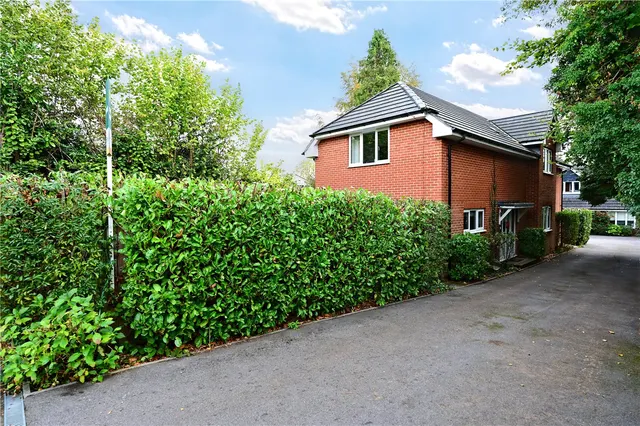 Albert Street, Fleet, GU51, photo 1