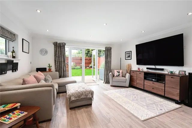 Albert Street, Fleet, GU51, photo 3