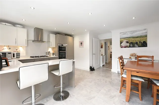 Albert Street, Fleet, GU51, photo 2