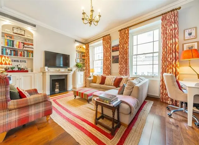 Photo 2 — Cumberland Street, Westminster, SW1V