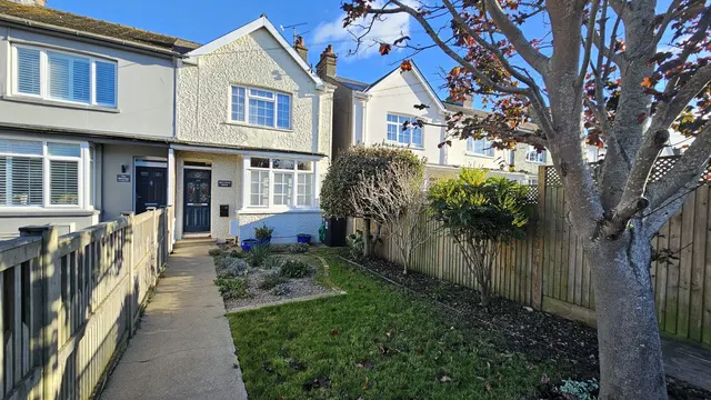 Driftwood House College Road Deal, photo 1
