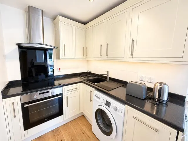 Lovelace Gardens, Surbiton, KT6, photo 2